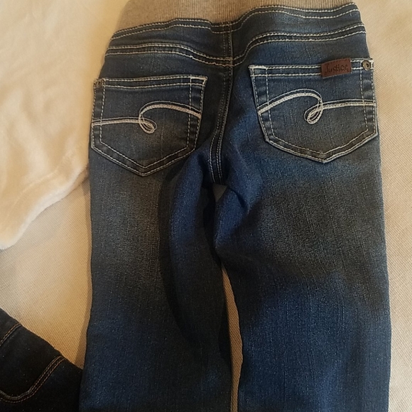 5-Piecee 4T-5T Jeans/Terry cloth bundle - Picture 8 of 16